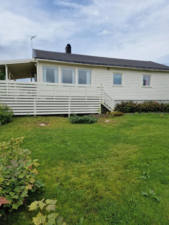 Warm And Cozy Cottage, Great Location Kvaloya