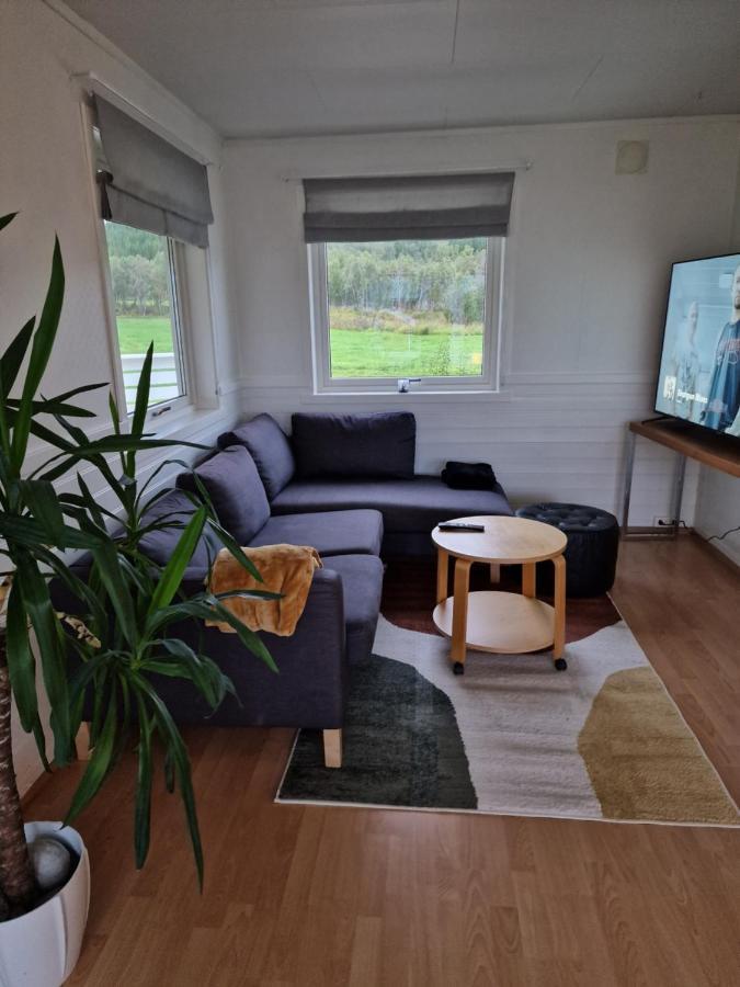 Warm And Cozy Cottage, Great Location Kvaloya