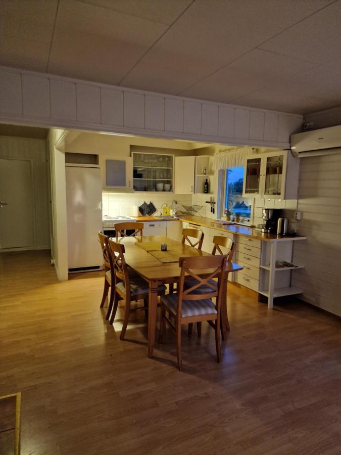 Warm And Cozy Cottage, Great Location Country house Kvaloya